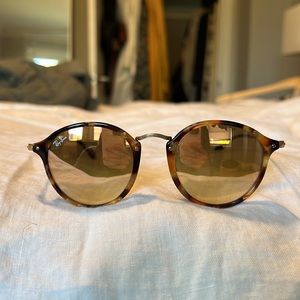 Ray-Ban Round Fleck Sunglasses w/ rose gold mirror lenses, like new, never worn